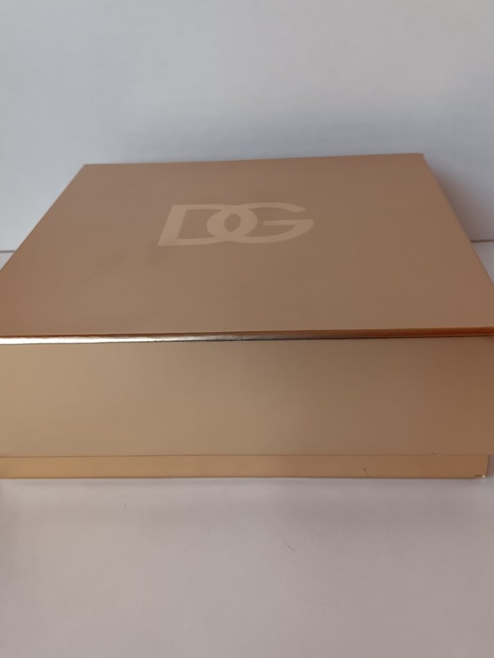 Dolce & Gabbana Gold Empty Gift Box -- 8 in x 8 in x 3 in